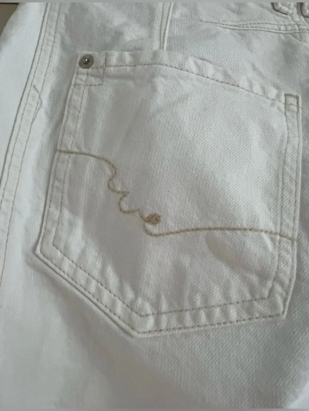 We The Free Good Luck Mid-Rise Barrel Jeans in Optic White in Size 24 NWOT